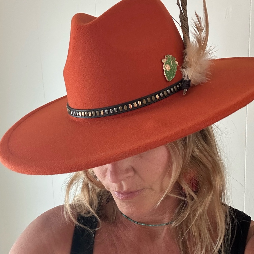 Burnt Orange Wide-Brim Fedora – Studded Band + Cactus Heart Pendant – Size S